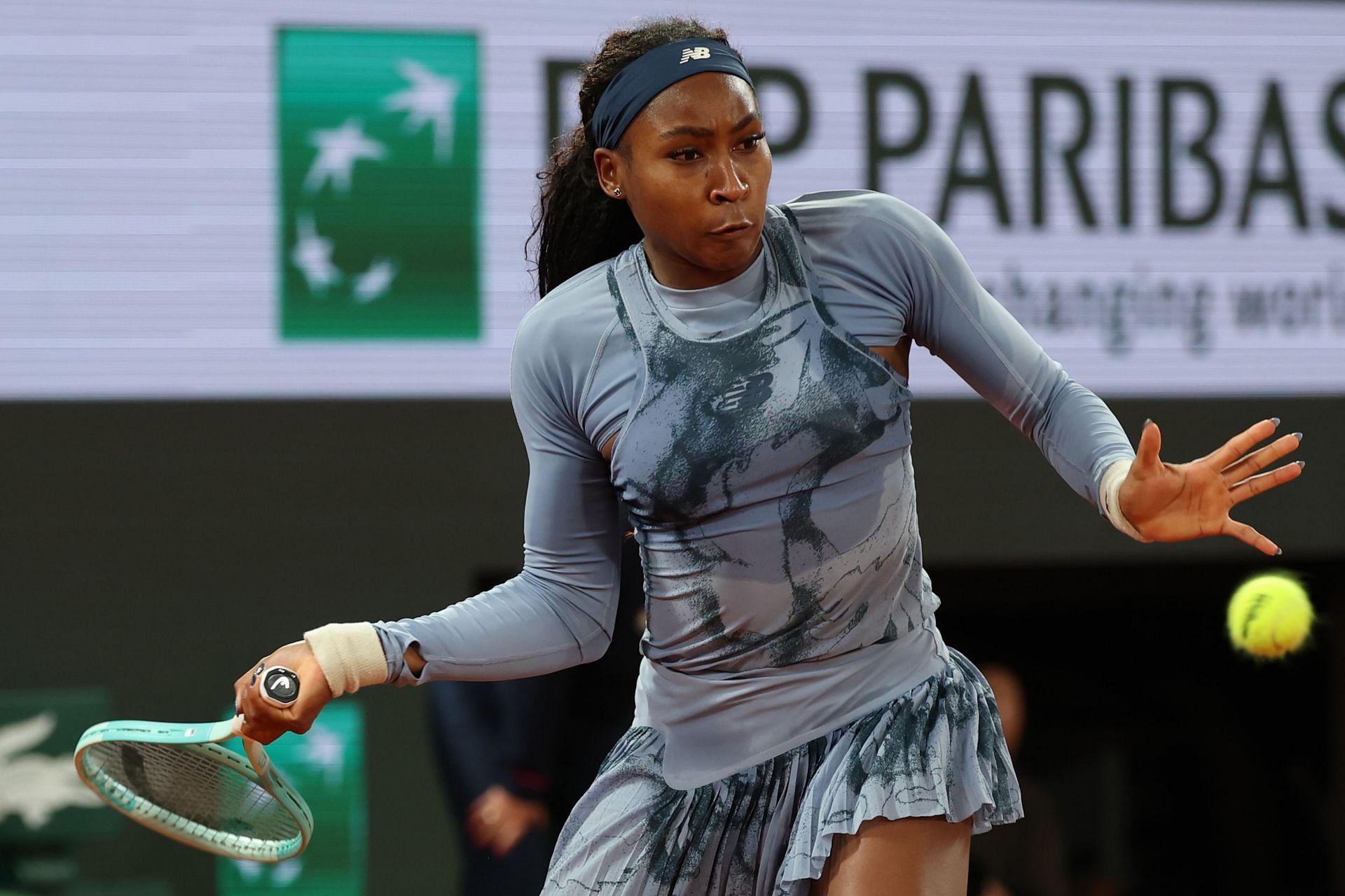 Gauff plays a forehand at Roland Garros 2025 - Source: Getty Roland Garros 2025 - Source: Getty